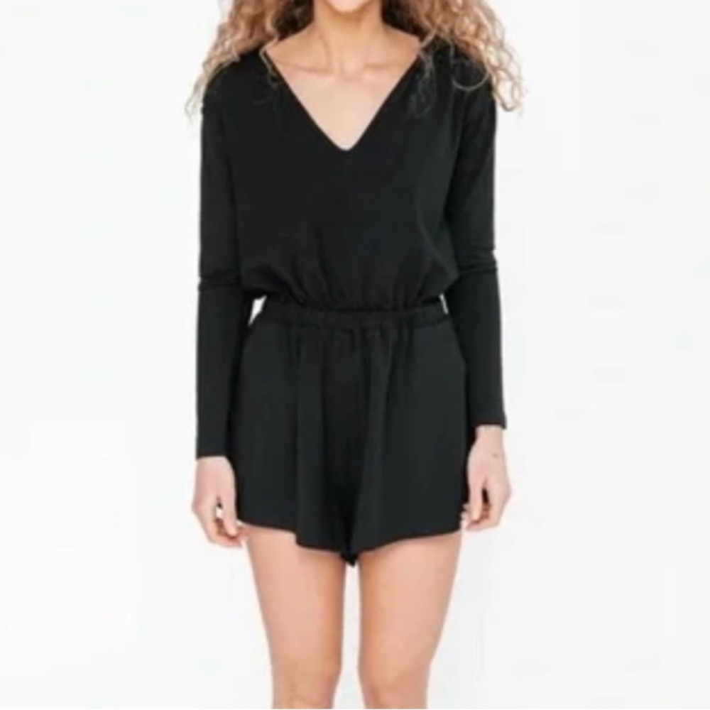 SMASH + TESS Women’s Black Long-Sleeve V-Neck Romper
